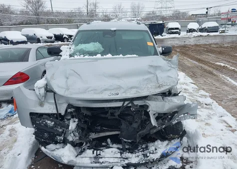 2023 Jeep Grand Cherokee L Laredo 4X4 z USA, uszkodzony, nr VIN 1C4RJKAG6P8828545